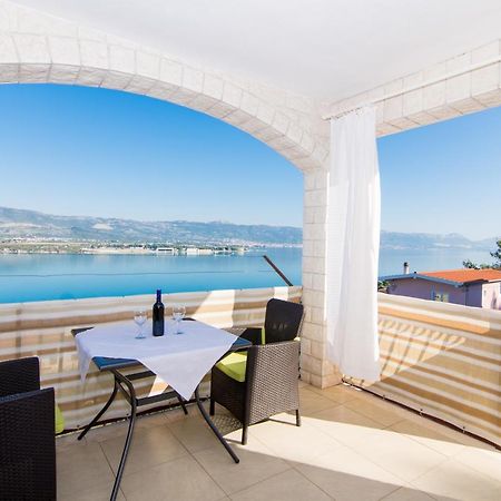 Holidays Apartments Slanada With Terrace And Sea View, Near The Beach & Town Trogir, Free Parking, Quiet Place On Peninsula Ciovo Екстер'єр фото
