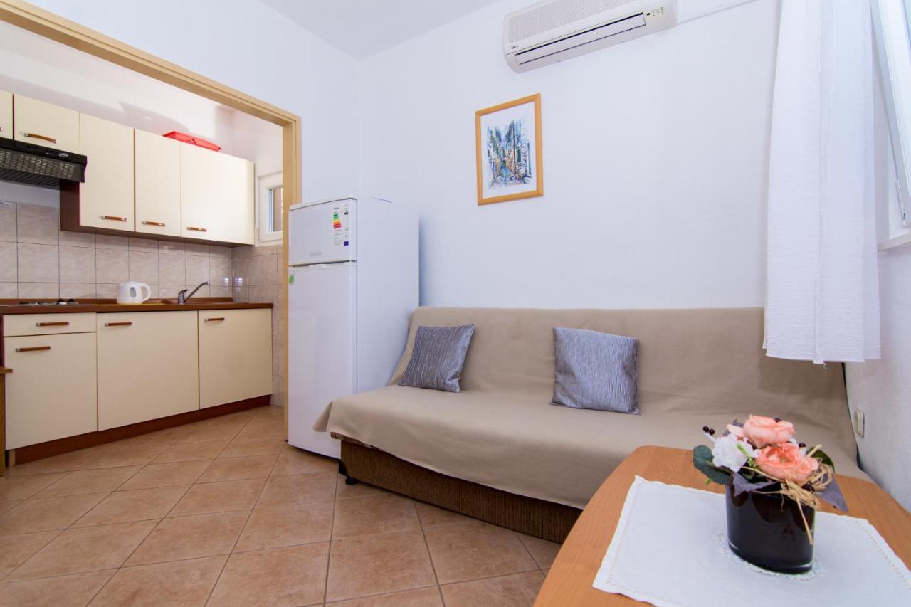 Holidays Apartments Slanada With Terrace And Sea View, Near The Beach & Town Trogir, Free Parking, Quiet Place On Peninsula Ciovo Екстер'єр фото