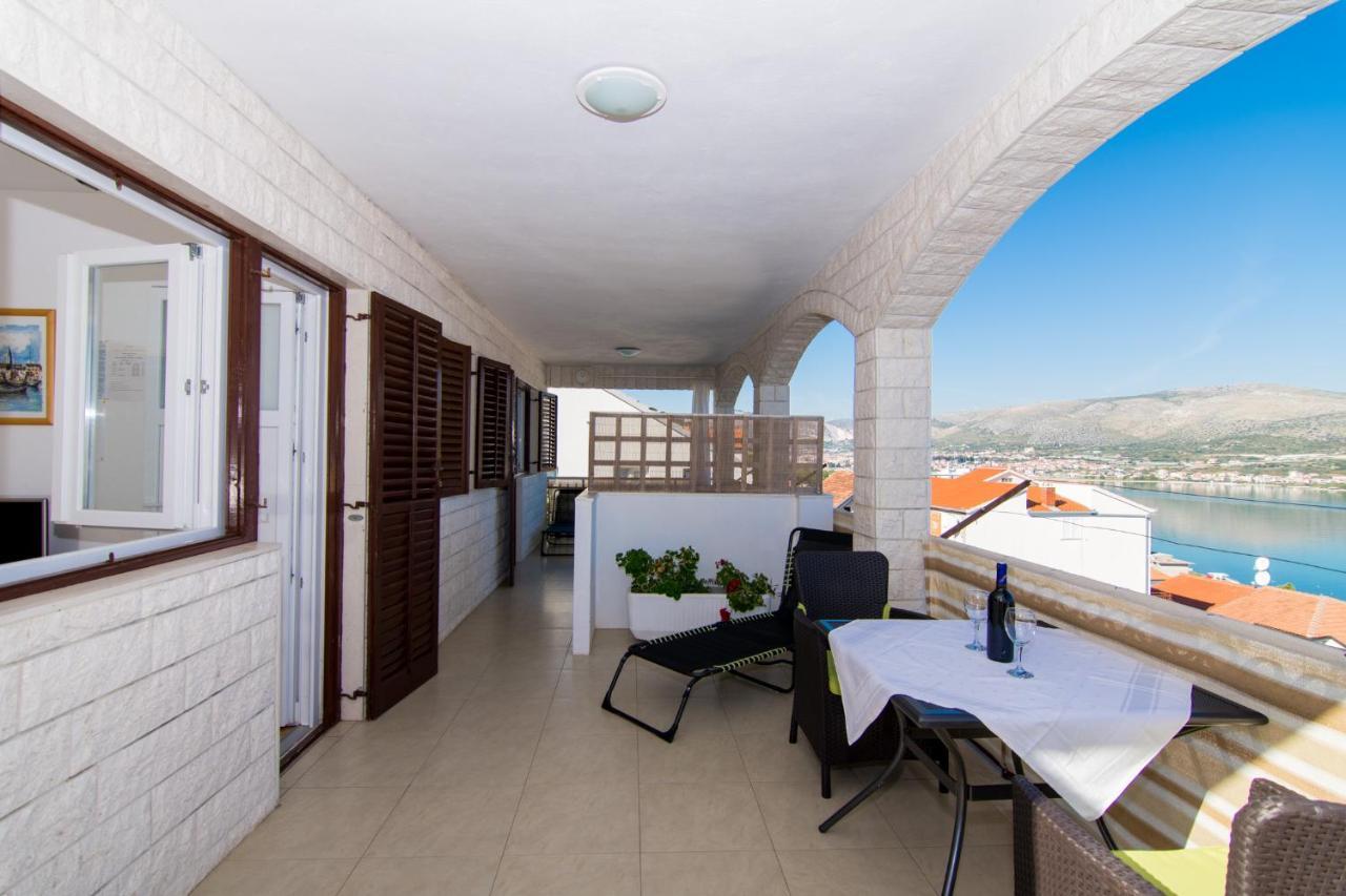 Holidays Apartments Slanada With Terrace And Sea View, Near The Beach & Town Trogir, Free Parking, Quiet Place On Peninsula Ciovo Екстер'єр фото