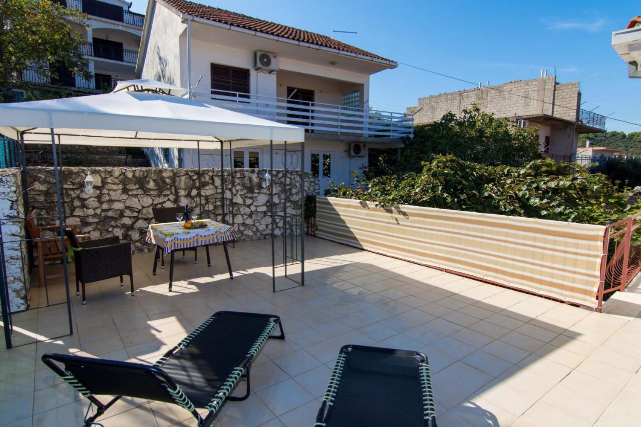 Holidays Apartments Slanada With Terrace And Sea View, Near The Beach & Town Trogir, Free Parking, Quiet Place On Peninsula Ciovo Екстер'єр фото