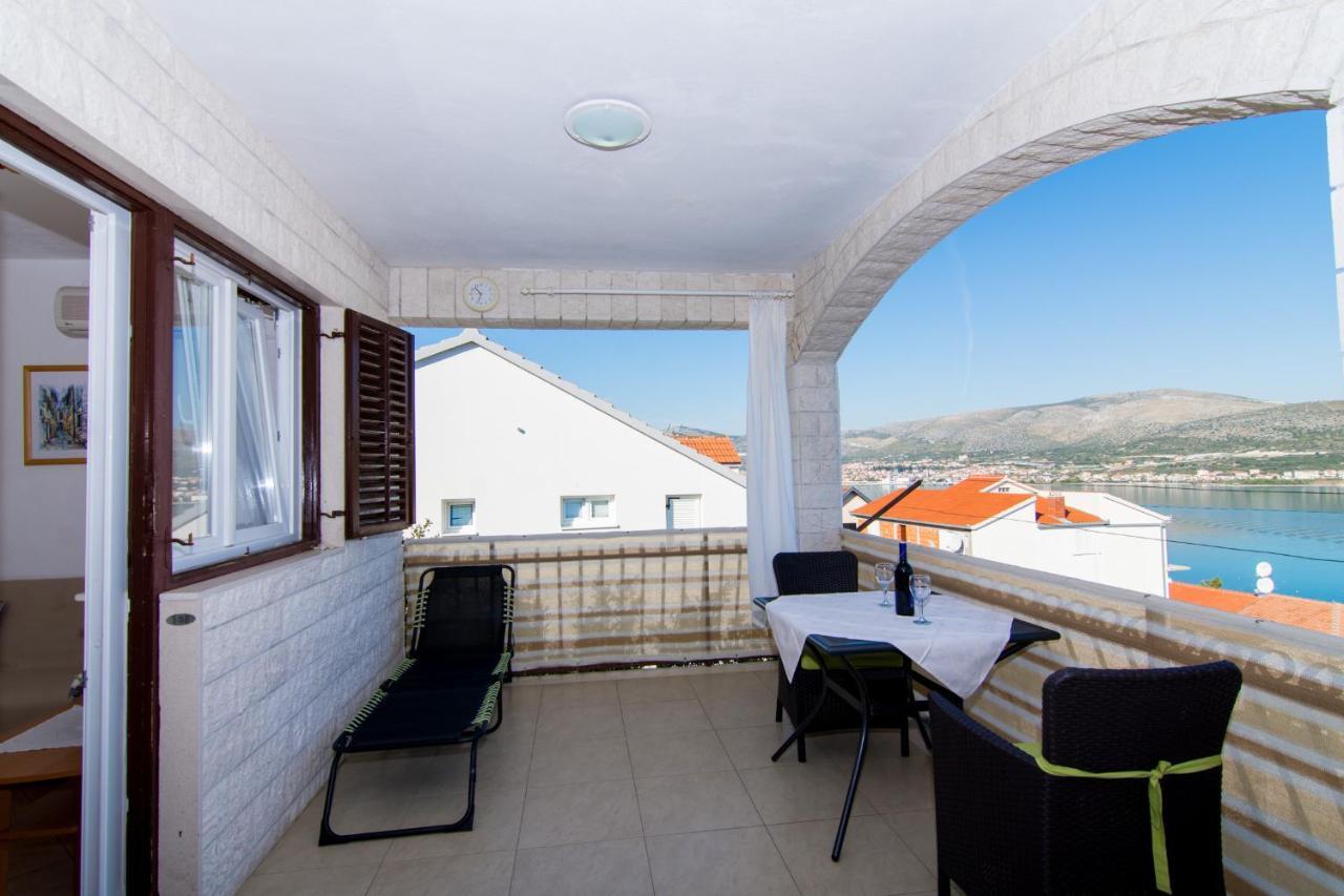 Holidays Apartments Slanada With Terrace And Sea View, Near The Beach & Town Trogir, Free Parking, Quiet Place On Peninsula Ciovo Екстер'єр фото