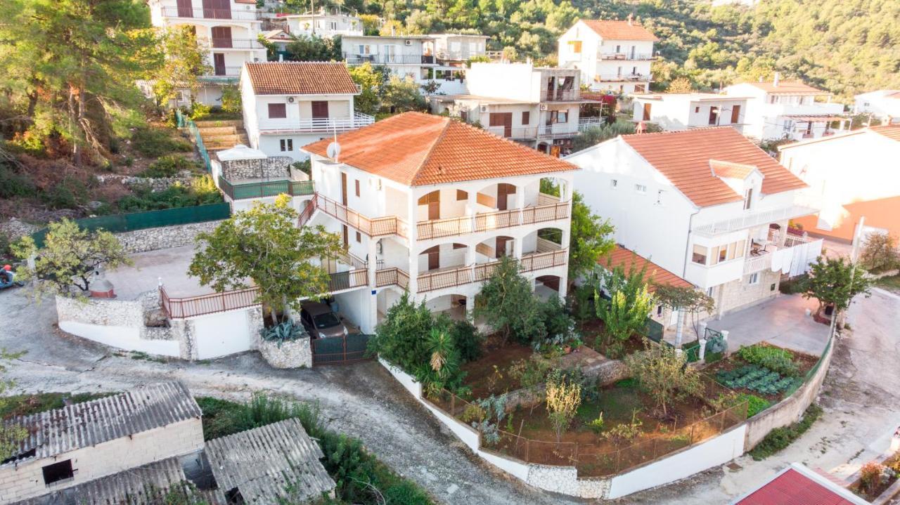 Holidays Apartments Slanada With Terrace And Sea View, Near The Beach & Town Trogir, Free Parking, Quiet Place On Peninsula Ciovo Екстер'єр фото
