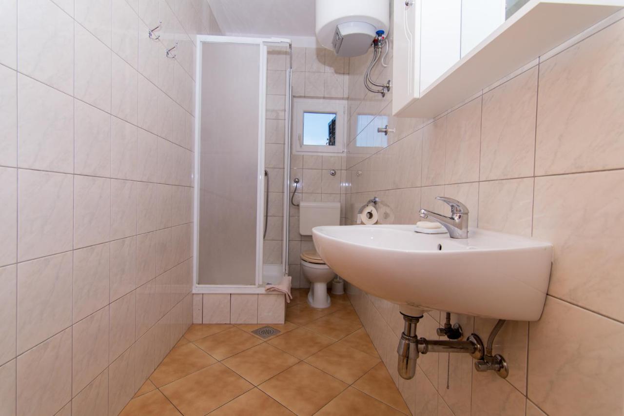 Holidays Apartments Slanada With Terrace And Sea View, Near The Beach & Town Trogir, Free Parking, Quiet Place On Peninsula Ciovo Екстер'єр фото