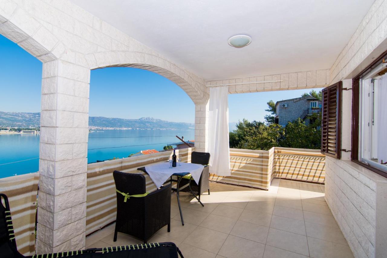Holidays Apartments Slanada With Terrace And Sea View, Near The Beach & Town Trogir, Free Parking, Quiet Place On Peninsula Ciovo Екстер'єр фото